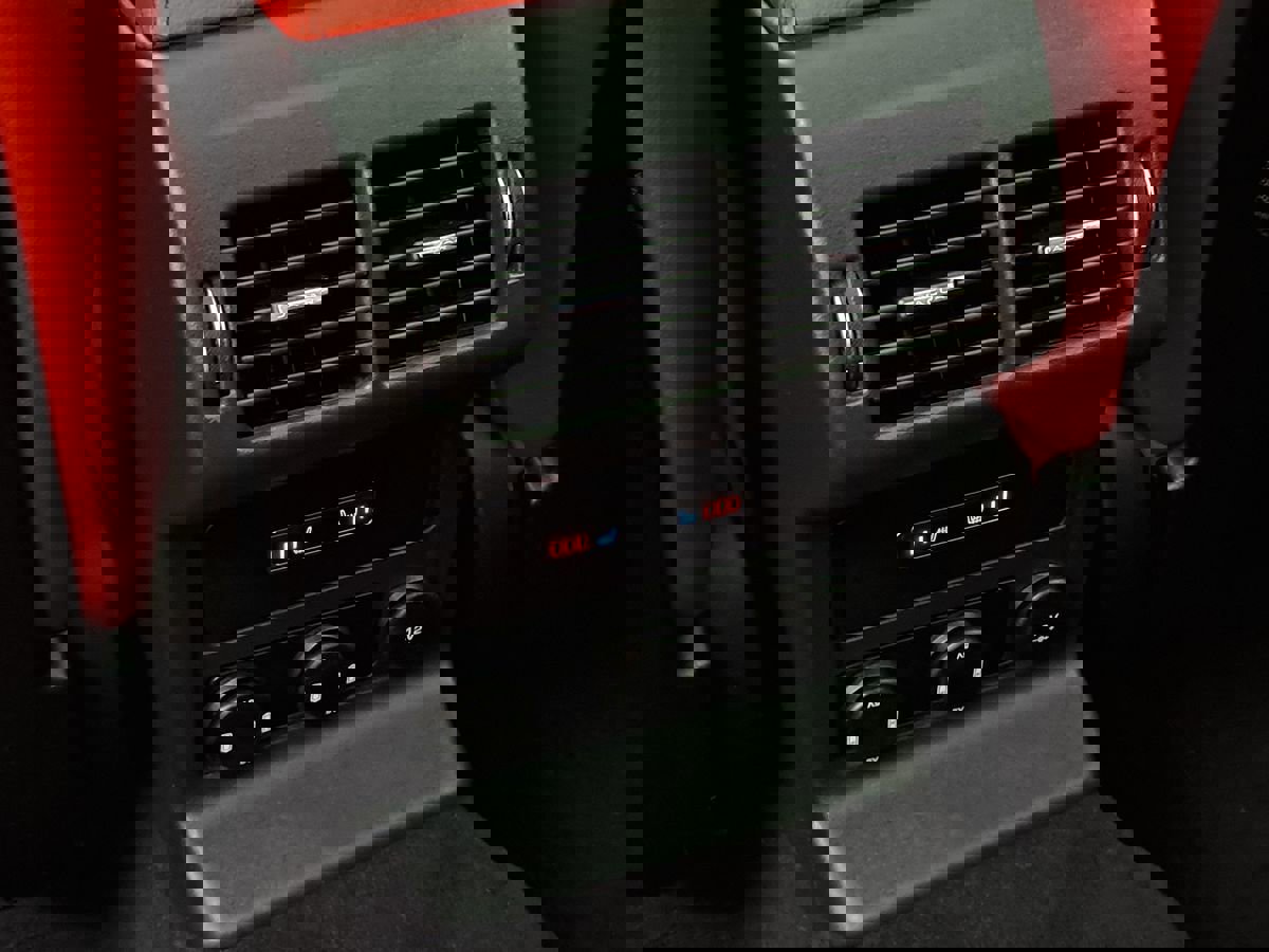 Used 2019 Jaguar F-PACE S image 34