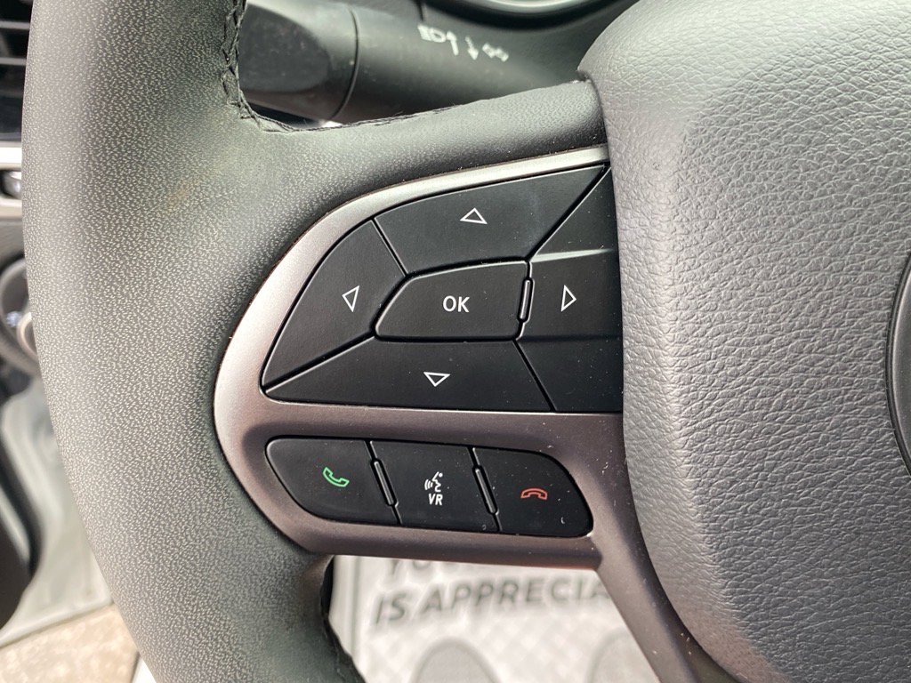 Used 2022 Jeep Cherokee Limited w/ Mopar Interior Package image 18