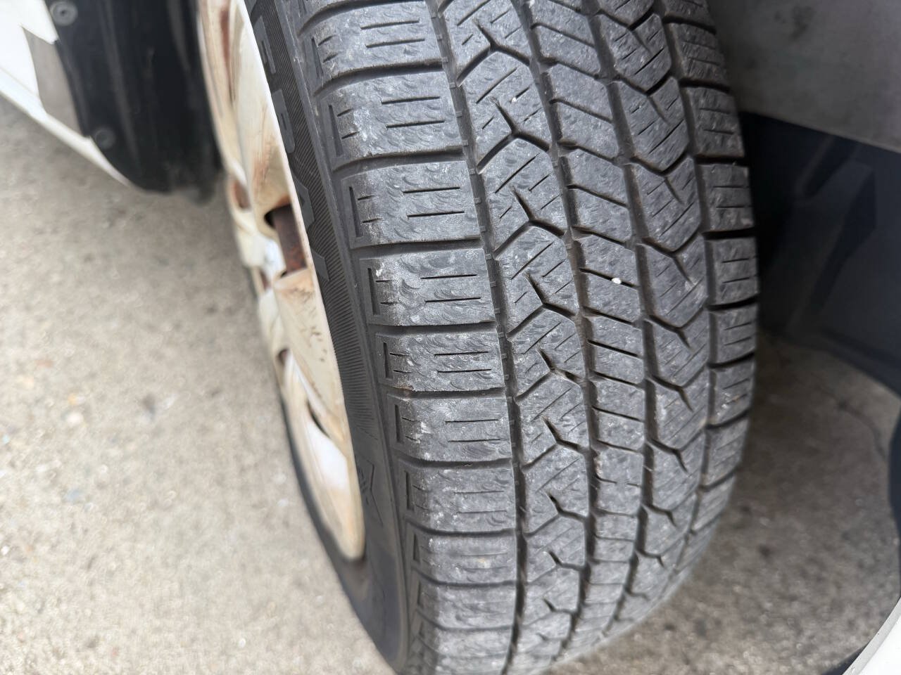 Used 2012 Toyota Yaris L FWD image 14