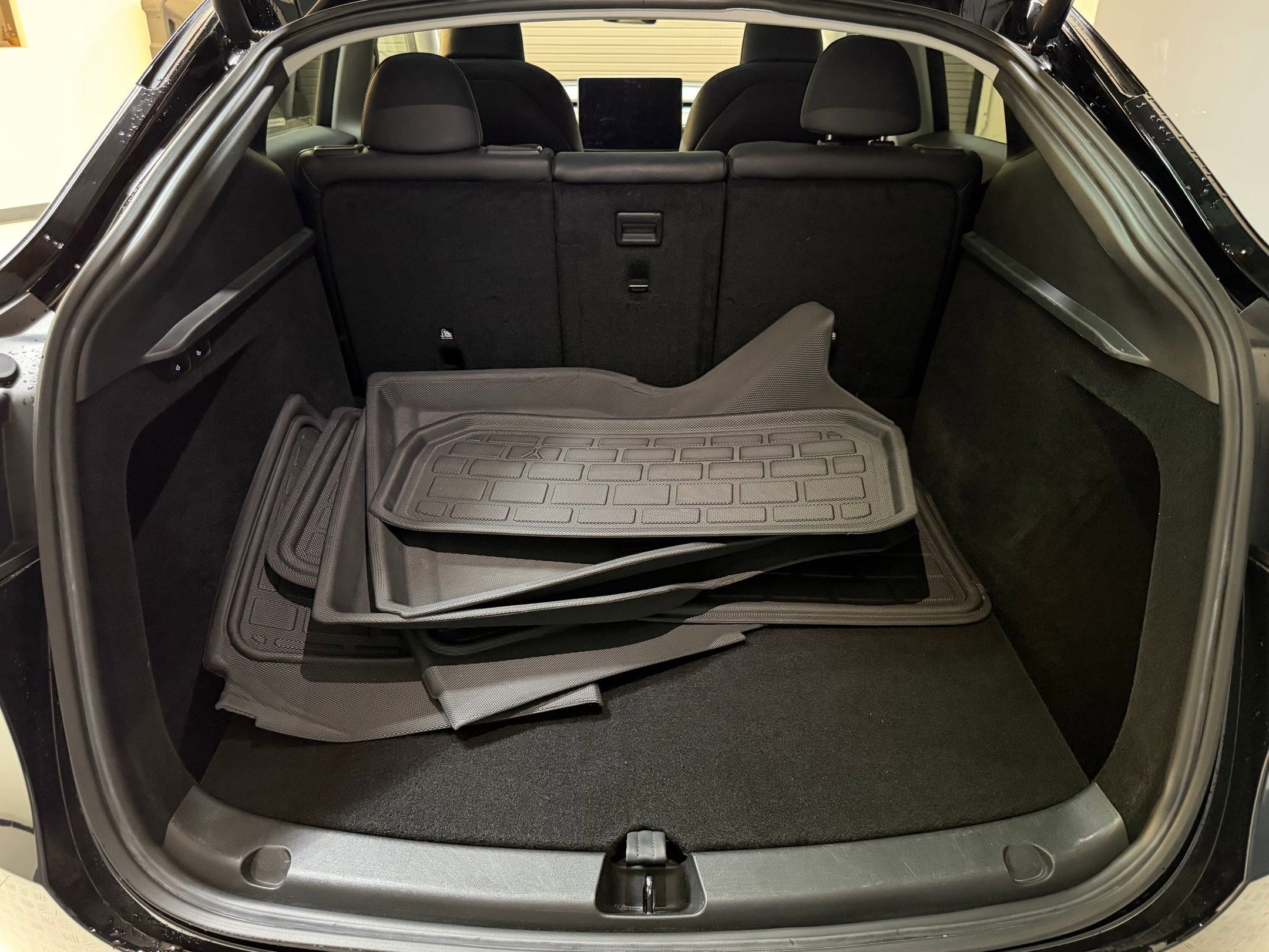 Used 2023 Tesla Model Y Long Range image 40