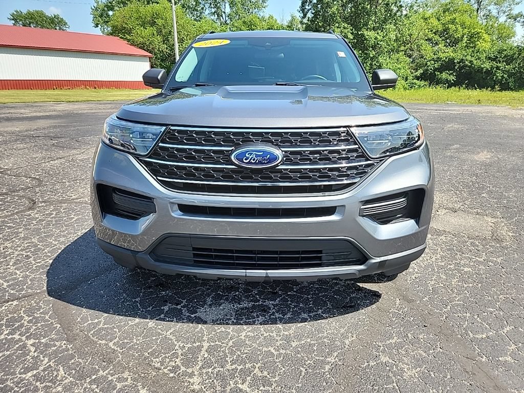 Used 2024 Ford Explorer XLT AWD/4WD image 12