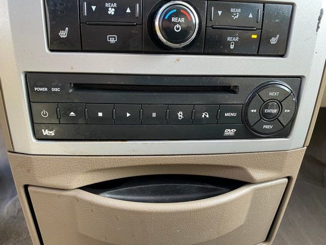 Used 2010 Chrysler Town & Country Limited w/ Entertainment Group #3 image 17