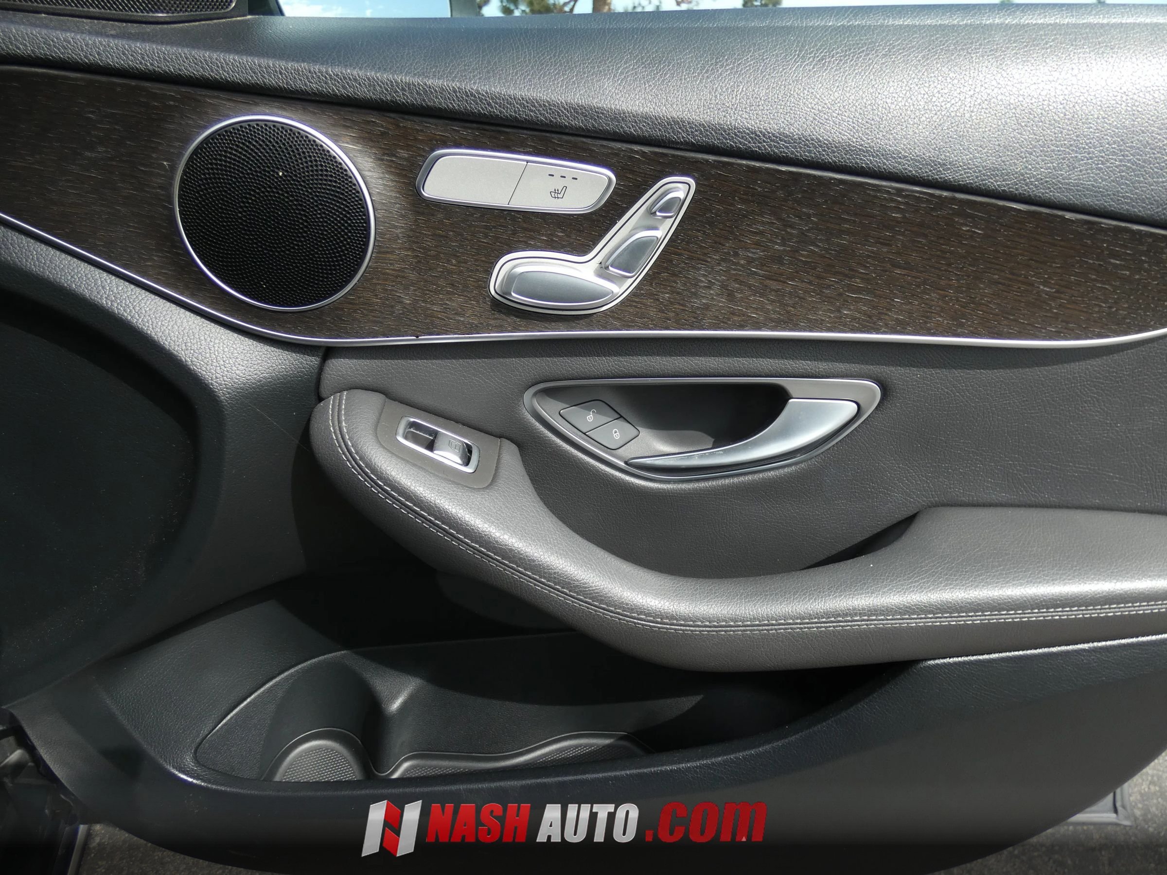 Used 2019 Mercedes-Benz C 300 Sedan image 30