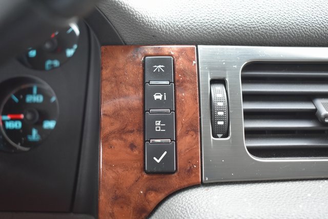 Used 2007 Chevrolet Suburban LT image 17