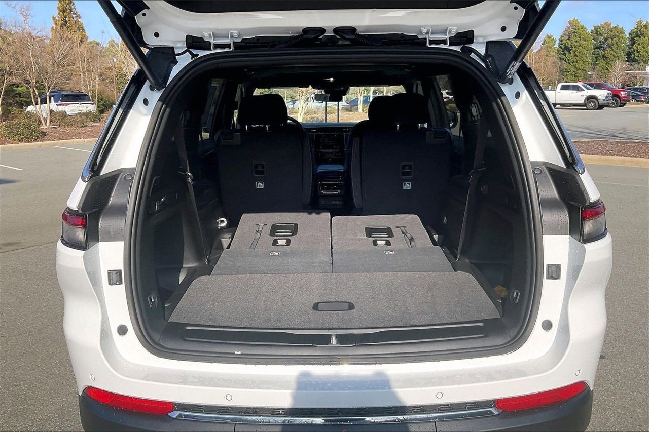 New 2025 Jeep Grand Cherokee L Laredo w/ Luxury Tech Group I image 26