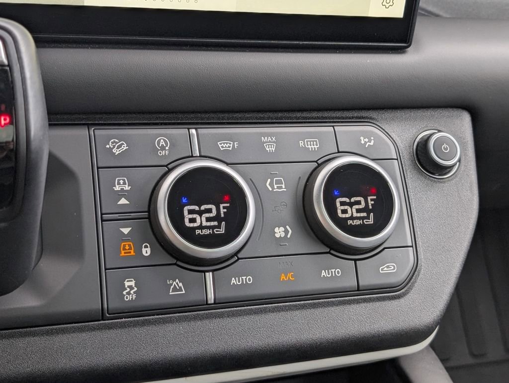 Used 2024 Land Rover Defender 130 S image 19