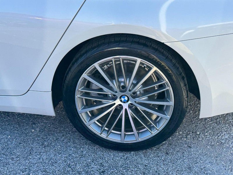 Used 2018 BMW 530i xDrive AWD/4WD image 8