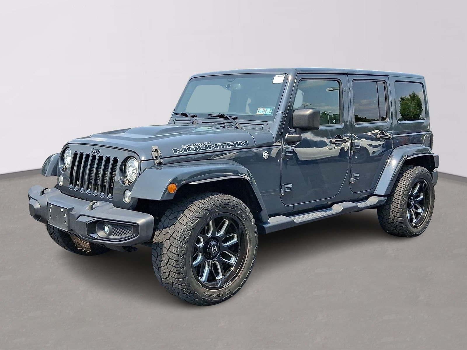 Used 2017 Jeep Wrangler Unlimited Sahara AWD/4WD video 1