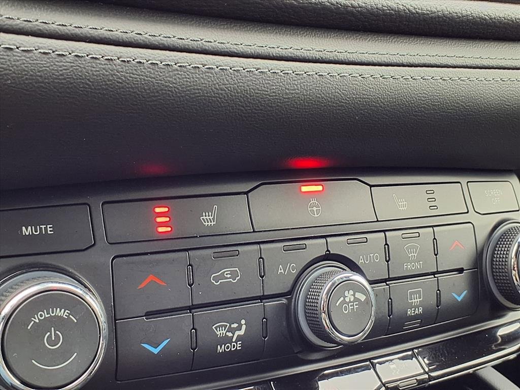 Used 2024 Dodge Durango SXT image 5