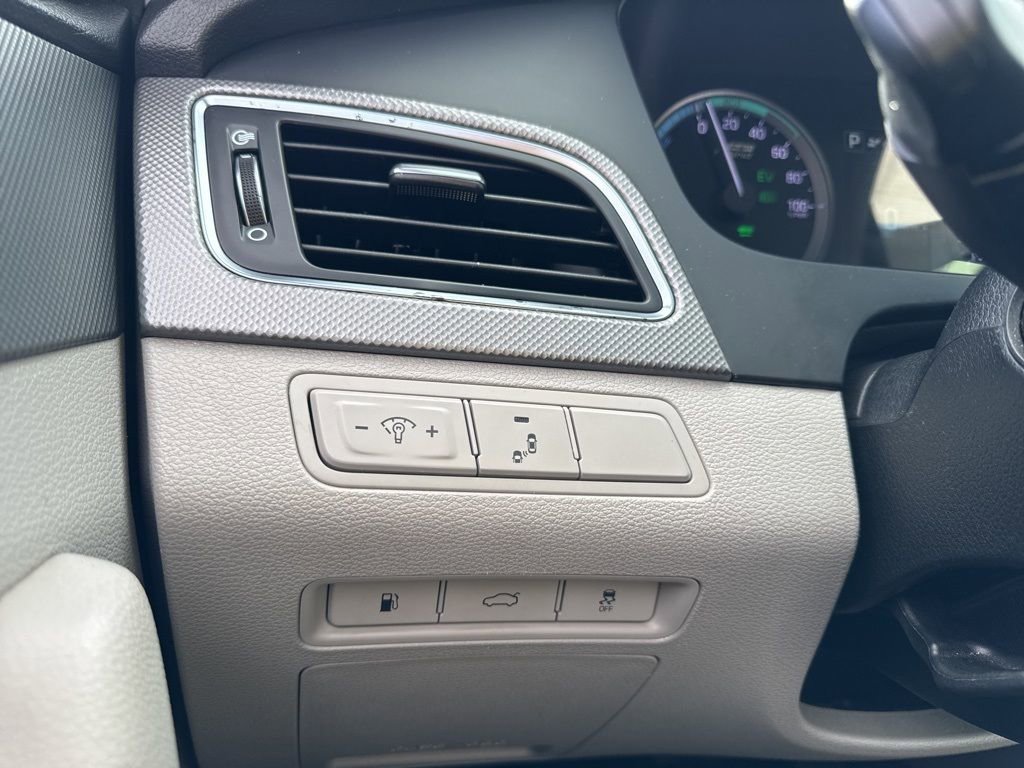 Used 2016 Hyundai Sonata Plug-In Hybrid image 34