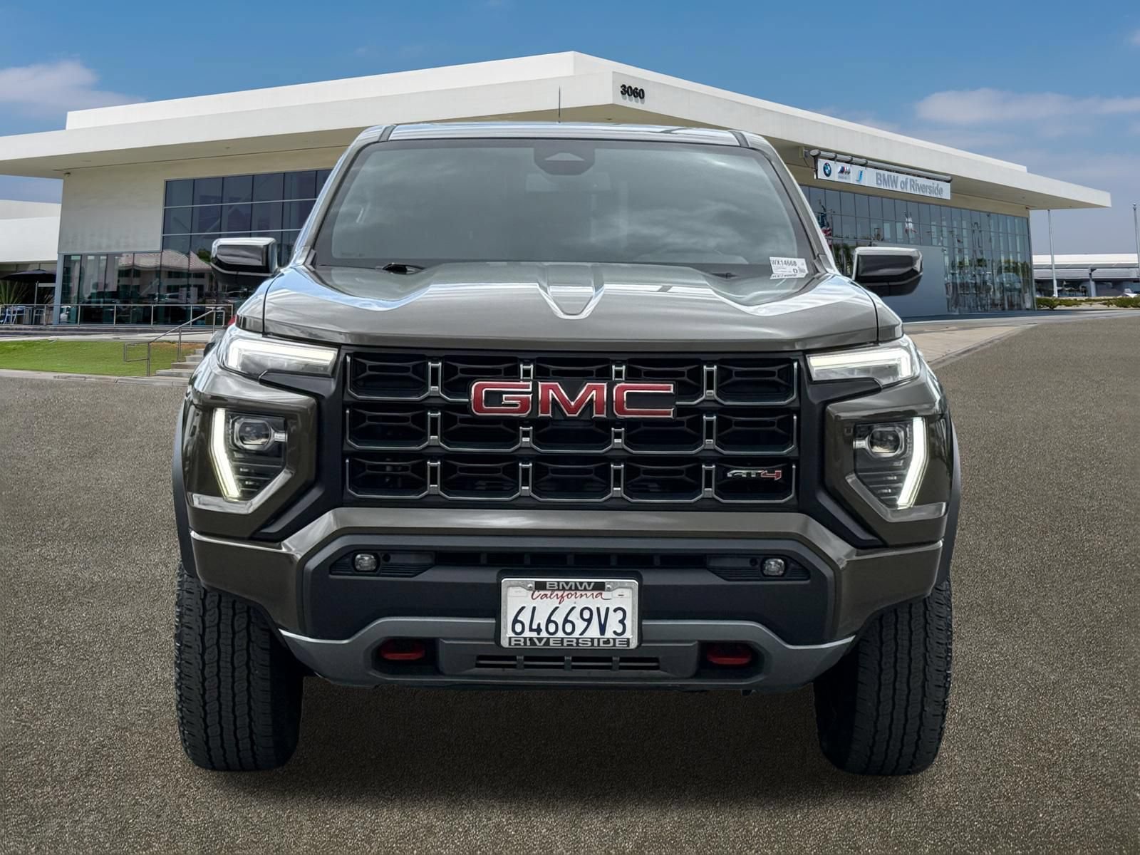 Used 2023 GMC Canyon AT4 w/ AT4 Premium Package AWD/4WD image 3