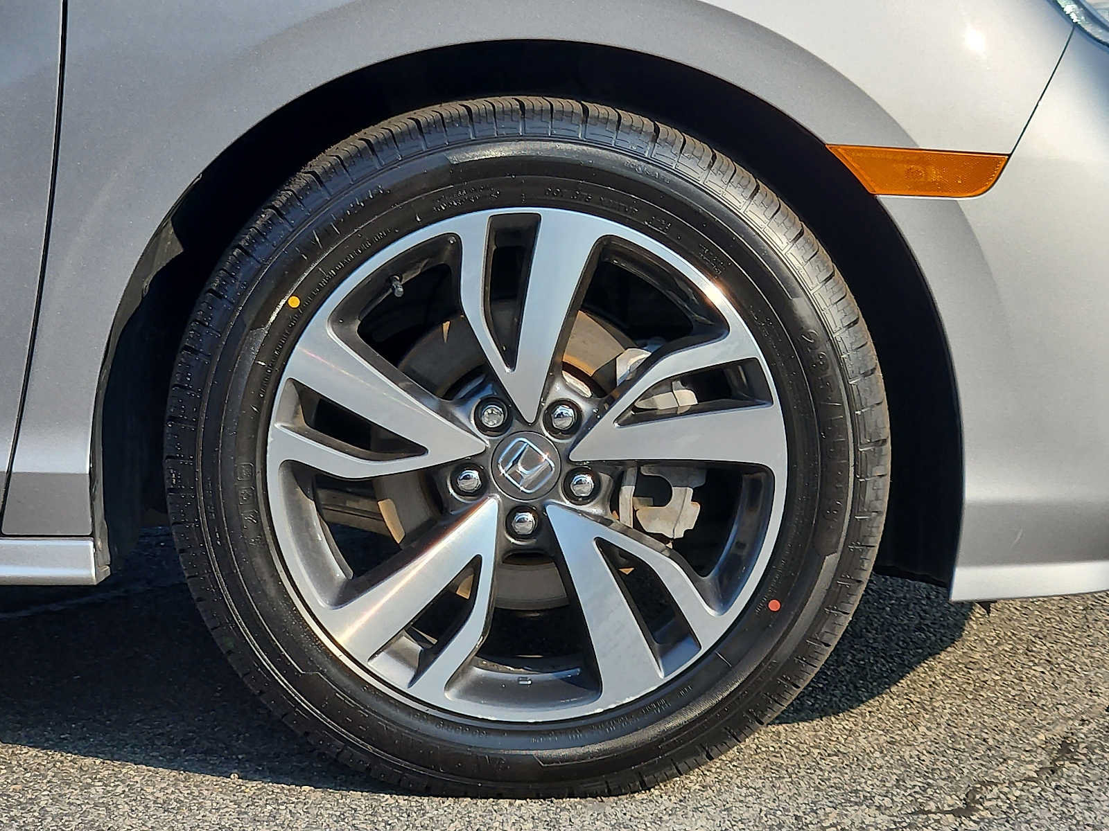 Certified 2024 Honda Odyssey Touring image 8