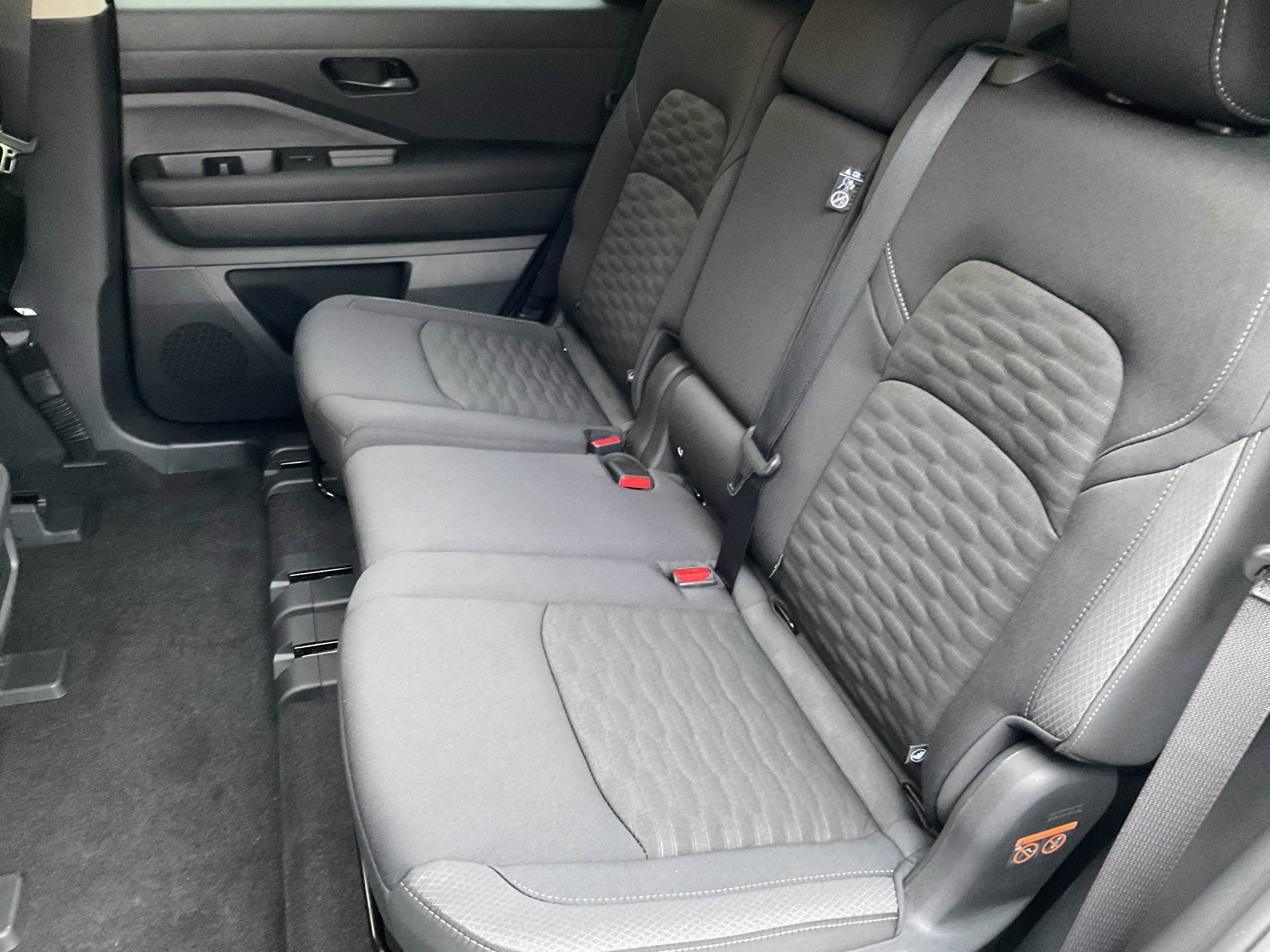 Used 2025 Nissan Pathfinder SV w/ Black Appearance Package image 36