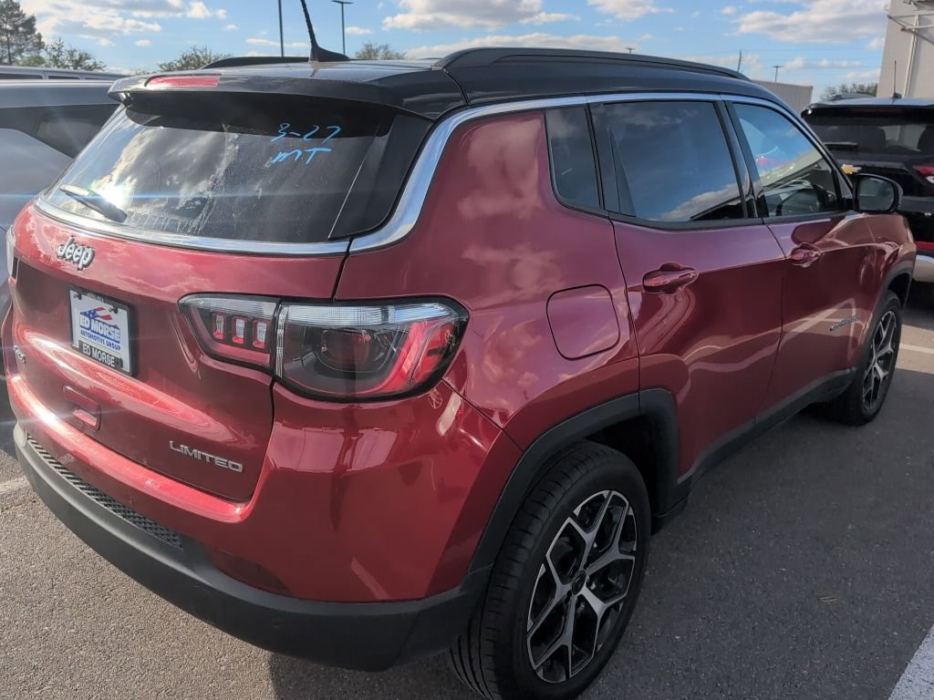 Used 2025 Jeep Compass Limited image 3
