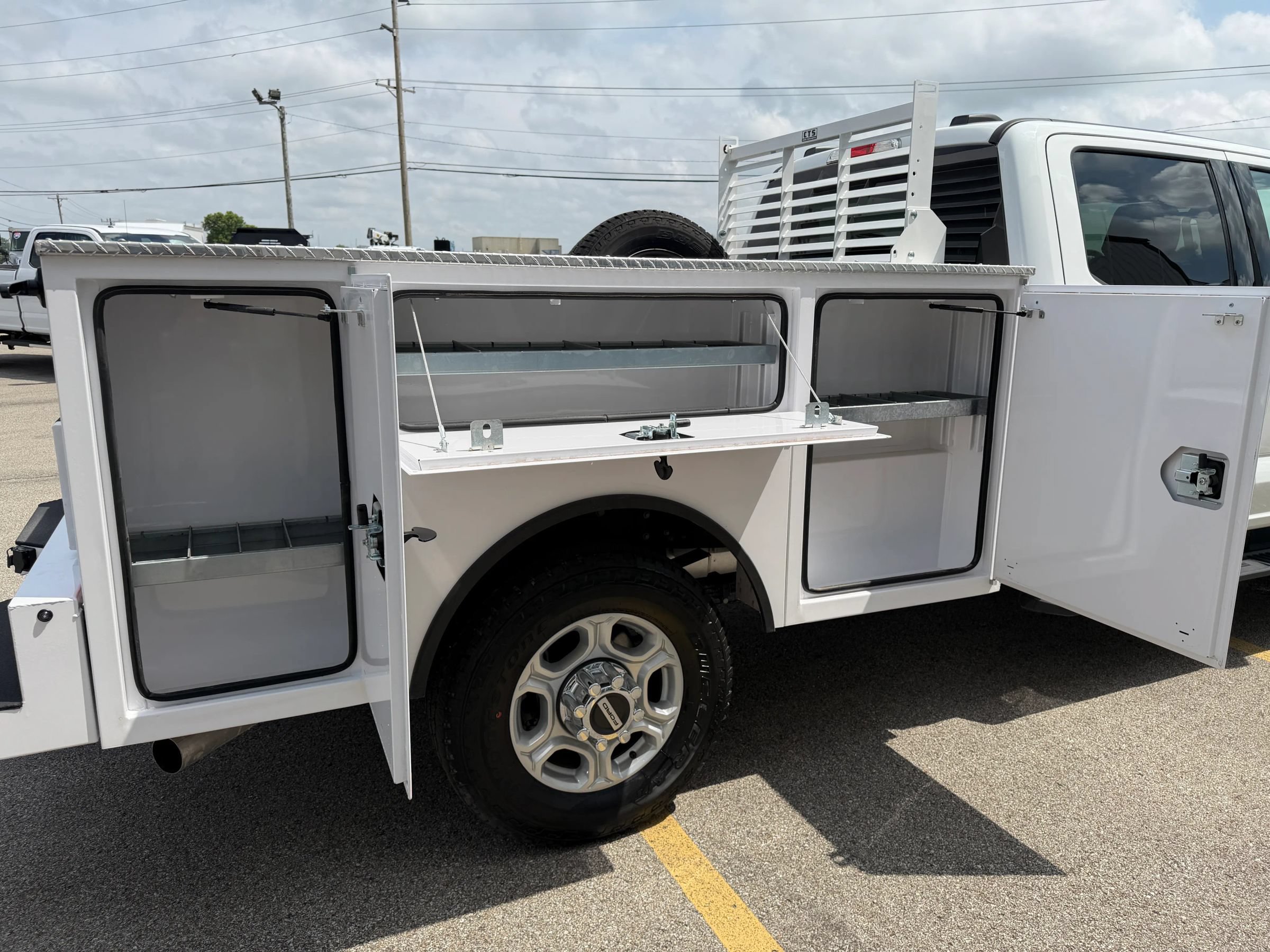 Used 2025 Ford F350 XLT AWD/4WD image 11