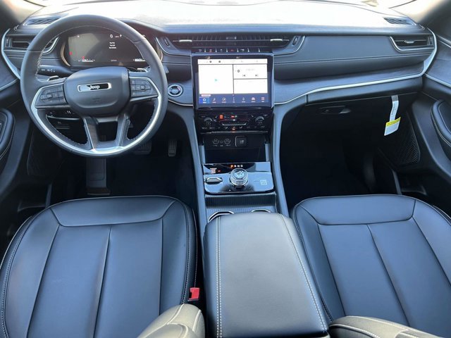 Used 2025 Jeep Grand Cherokee L Limited image 12