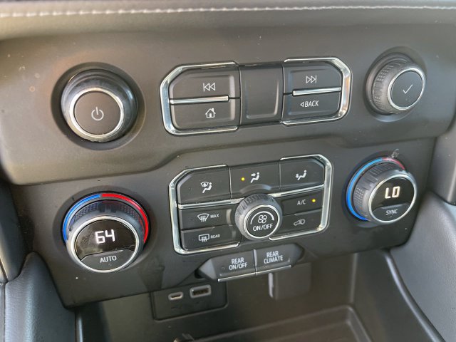 Used 2021 Chevrolet Suburban LS AWD/4WD image 18