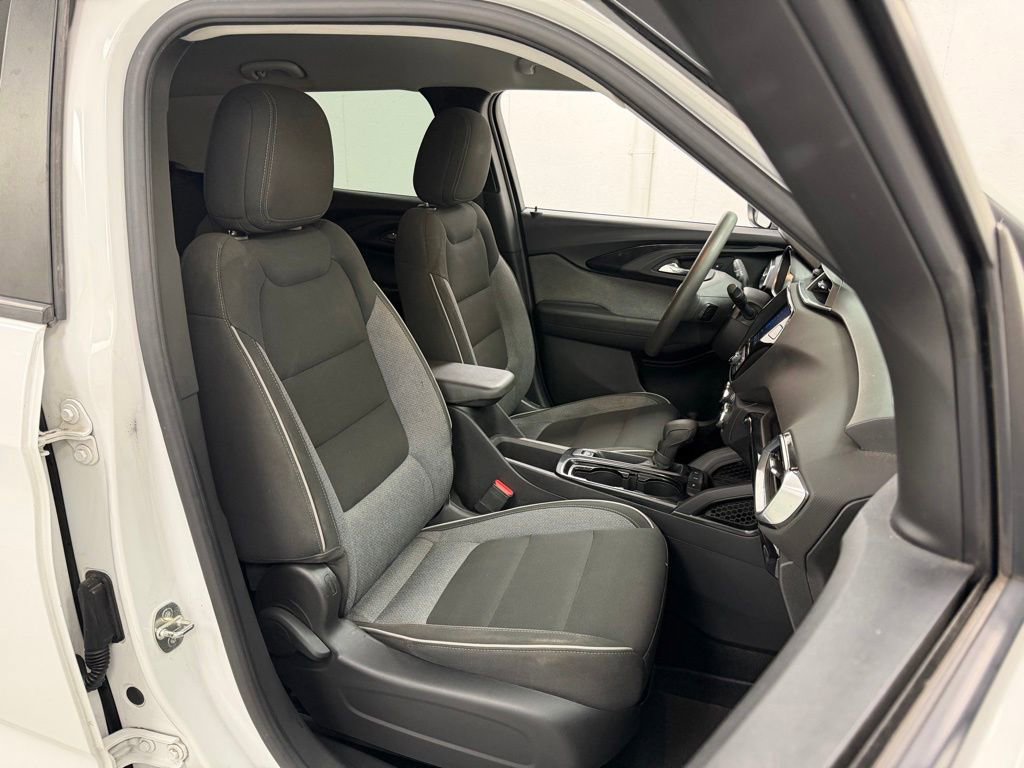 Used 2021 Chevrolet TrailBlazer LT w/ Convenience Package FWD image 11