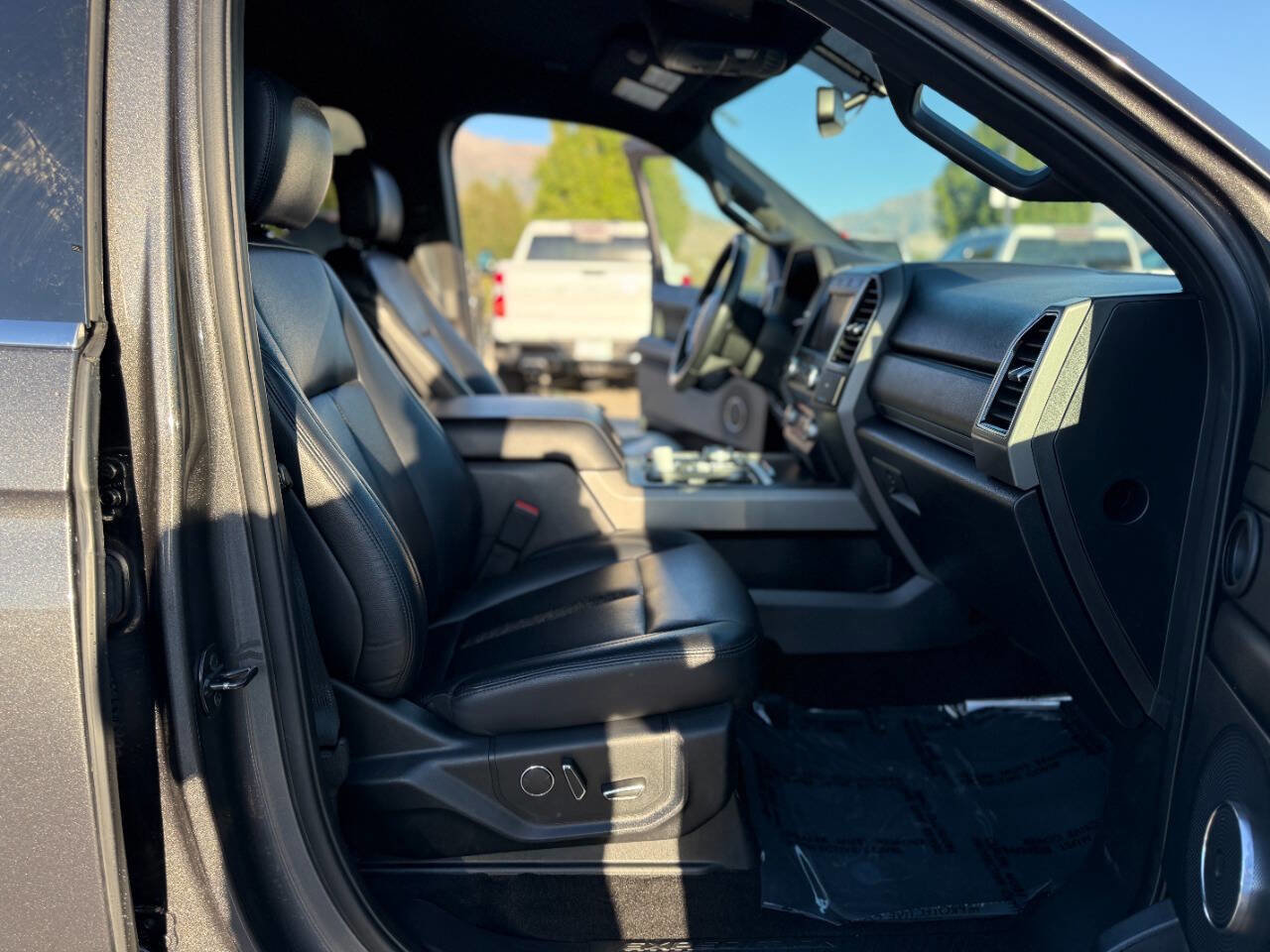 Used 2019 Ford Expedition XLT w/ Equipment Group 201A image 25