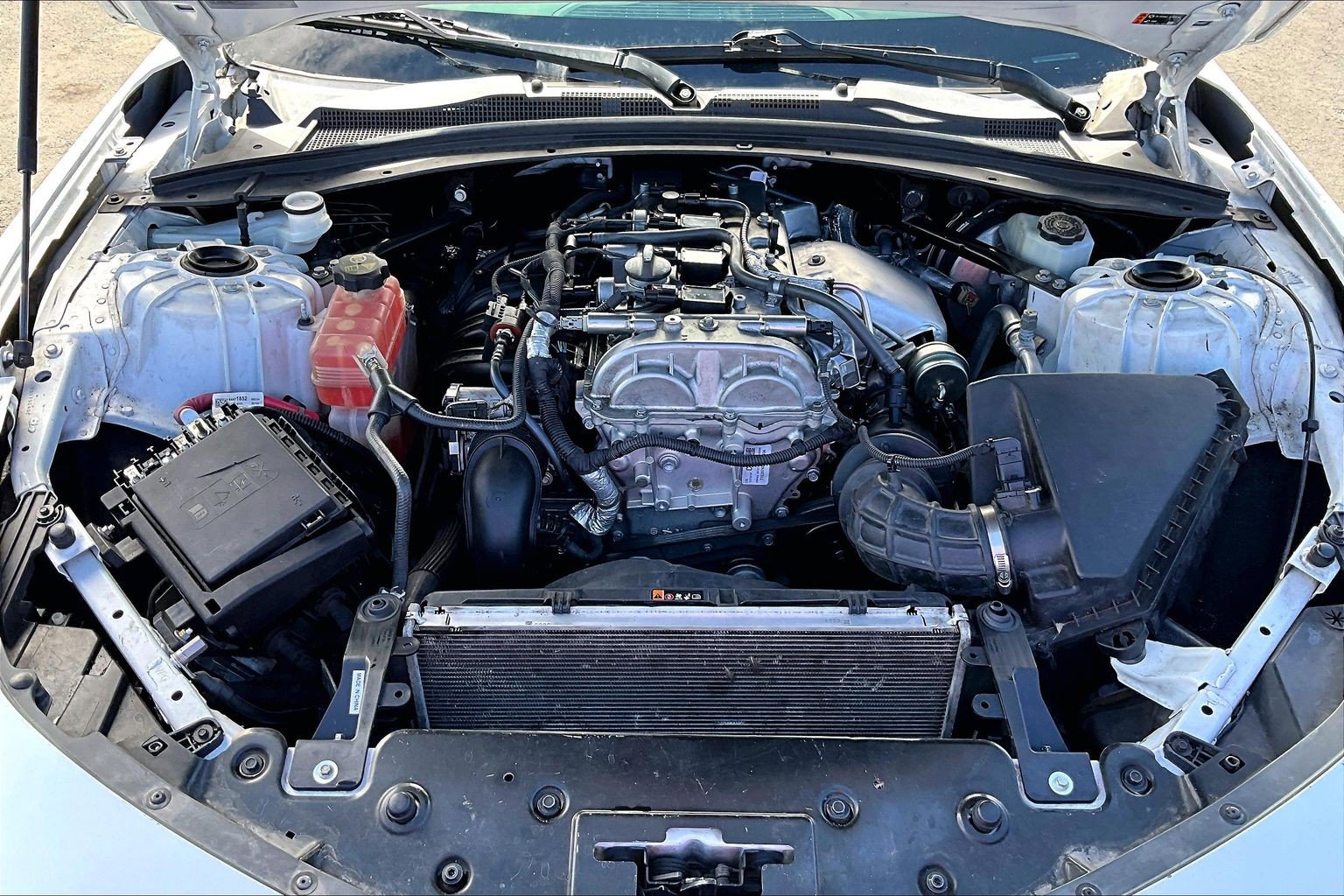 Used 2021 Chevrolet Camaro LT RWD image 9