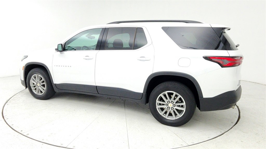 Used 2023 Chevrolet Traverse LT image 4