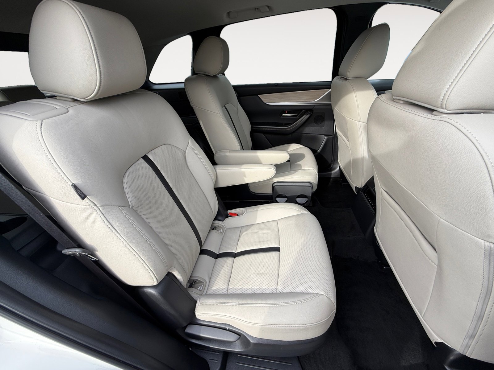 Certified 2024 MAZDA CX-90 Plug-In Hybrid w/ Preferred image 18