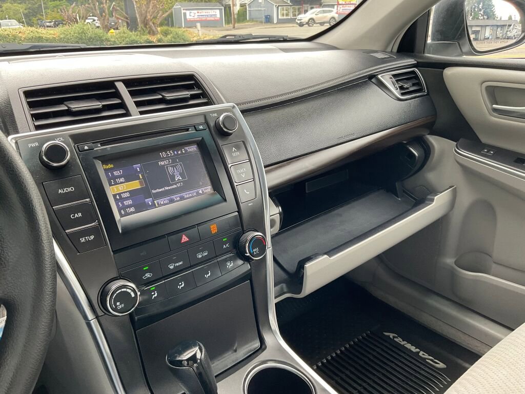 Used 2017 Toyota Camry LE image 25