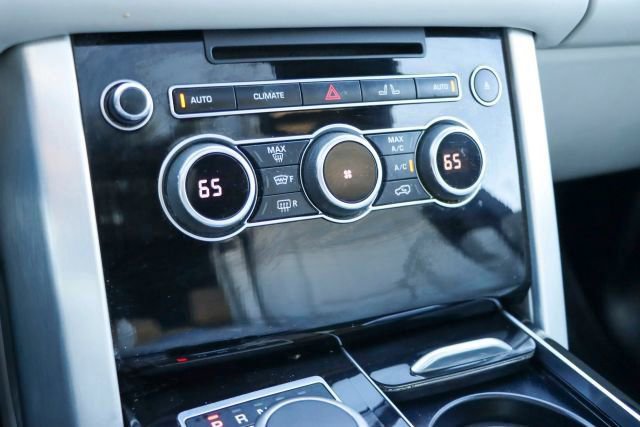 Used 2015 Land Rover Range Rover HSE image 55