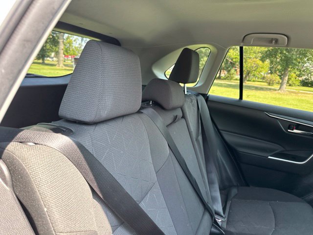 Used 2021 Toyota RAV4 XLE FWD image 14