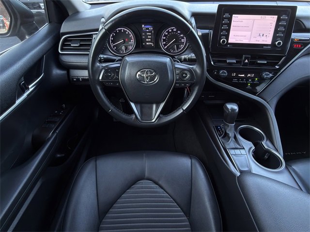 Used 2022 Toyota Camry SE image 11