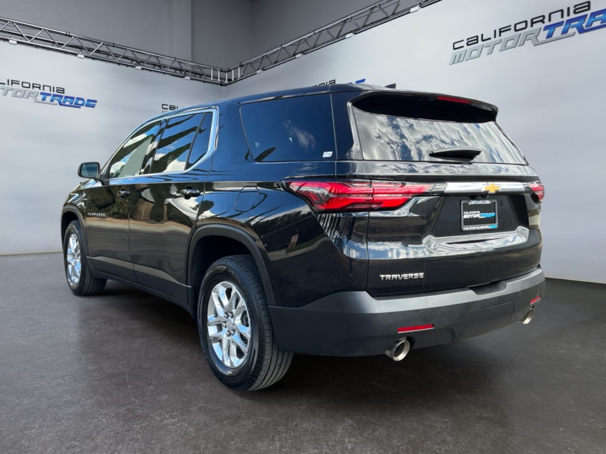 Used 2023 Chevrolet Traverse LS FWD image 7