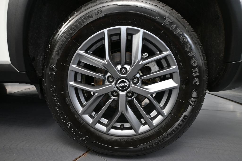 Used 2024 Nissan Rogue S AWD/4WD image 13