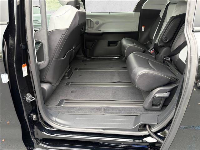 New 2026 Toyota Sienna XSE FWD image 20