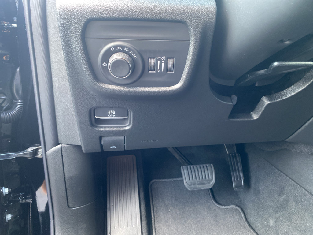 New 2027 Jeep Grand Cherokee Altitude AWD/4WD image 20