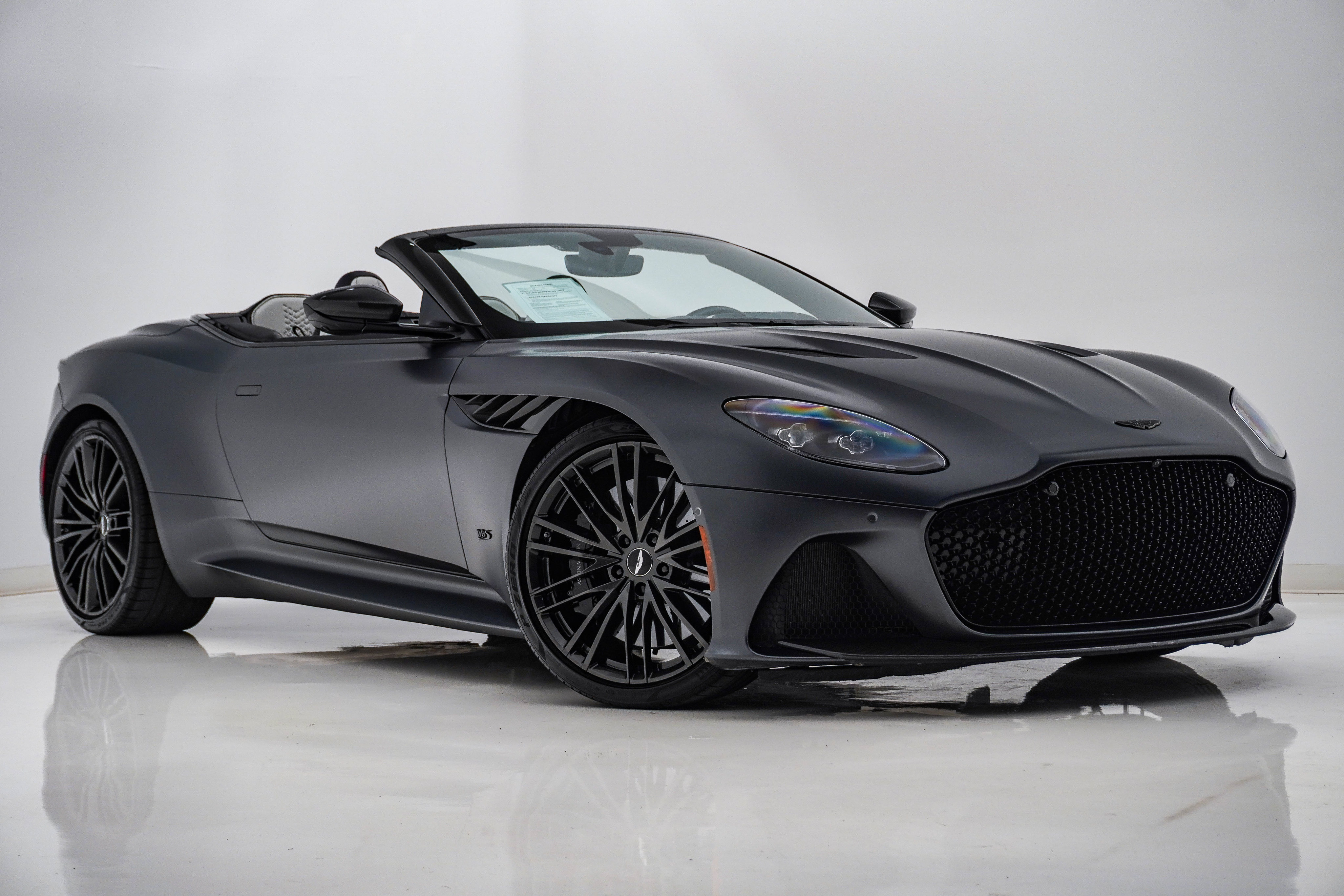Used 2023 Aston Martin DBS Superleggera Volante RWD image 1