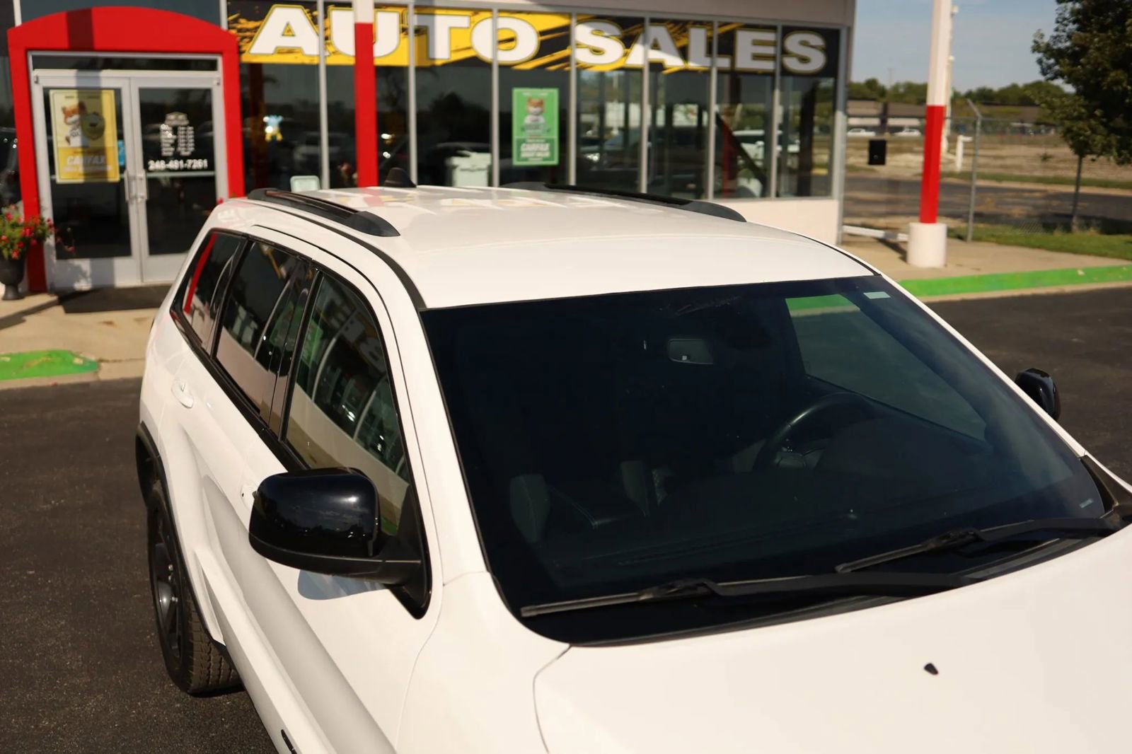 Used 2018 Jeep Grand Cherokee Laredo image 45