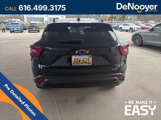 Used 2024 Chevrolet Trax RS w/ Driver Confidence Package image 4