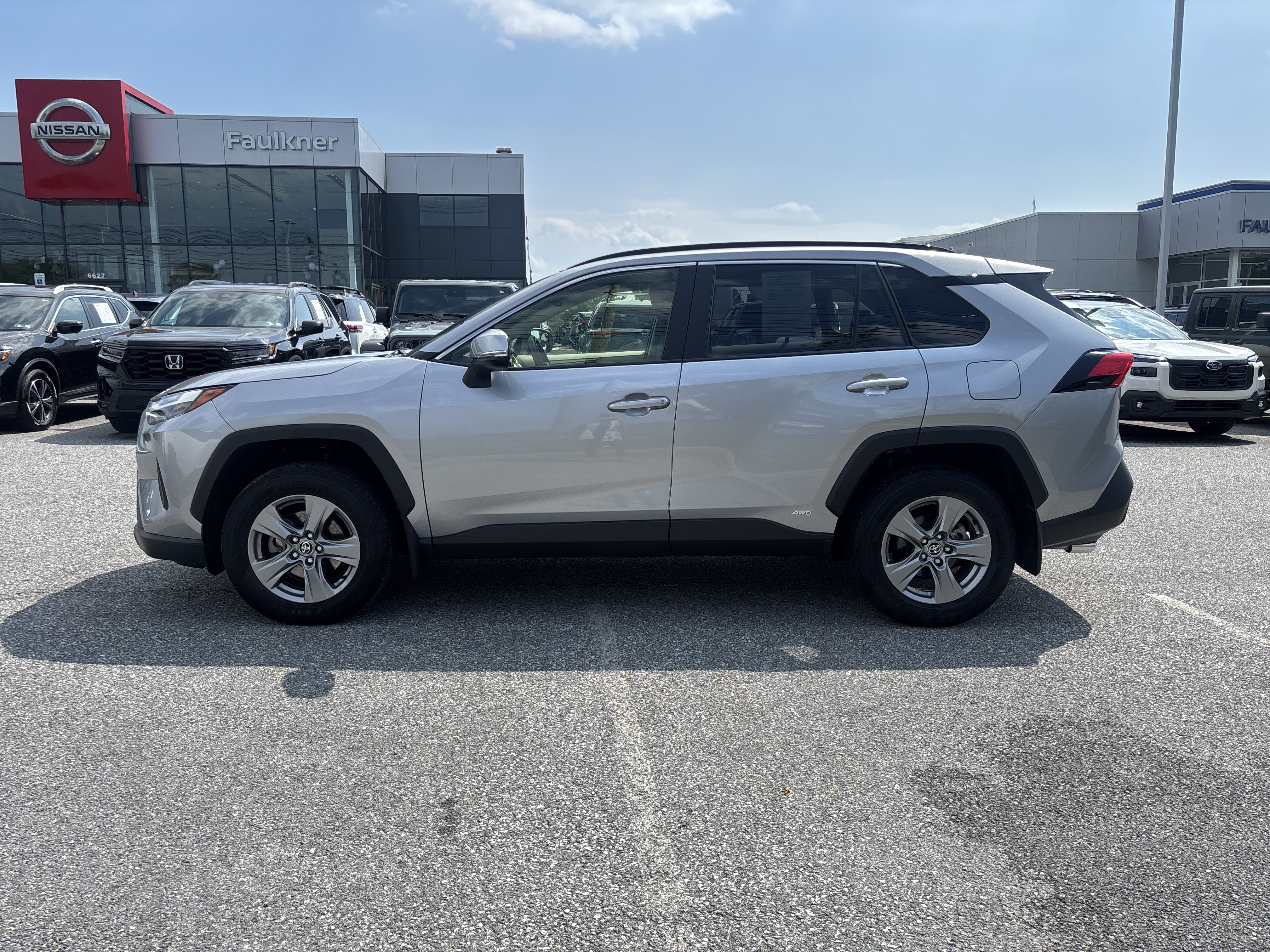 Used 2023 Toyota RAV4 XLE w/ Convenience Package AWD/4WD image 18