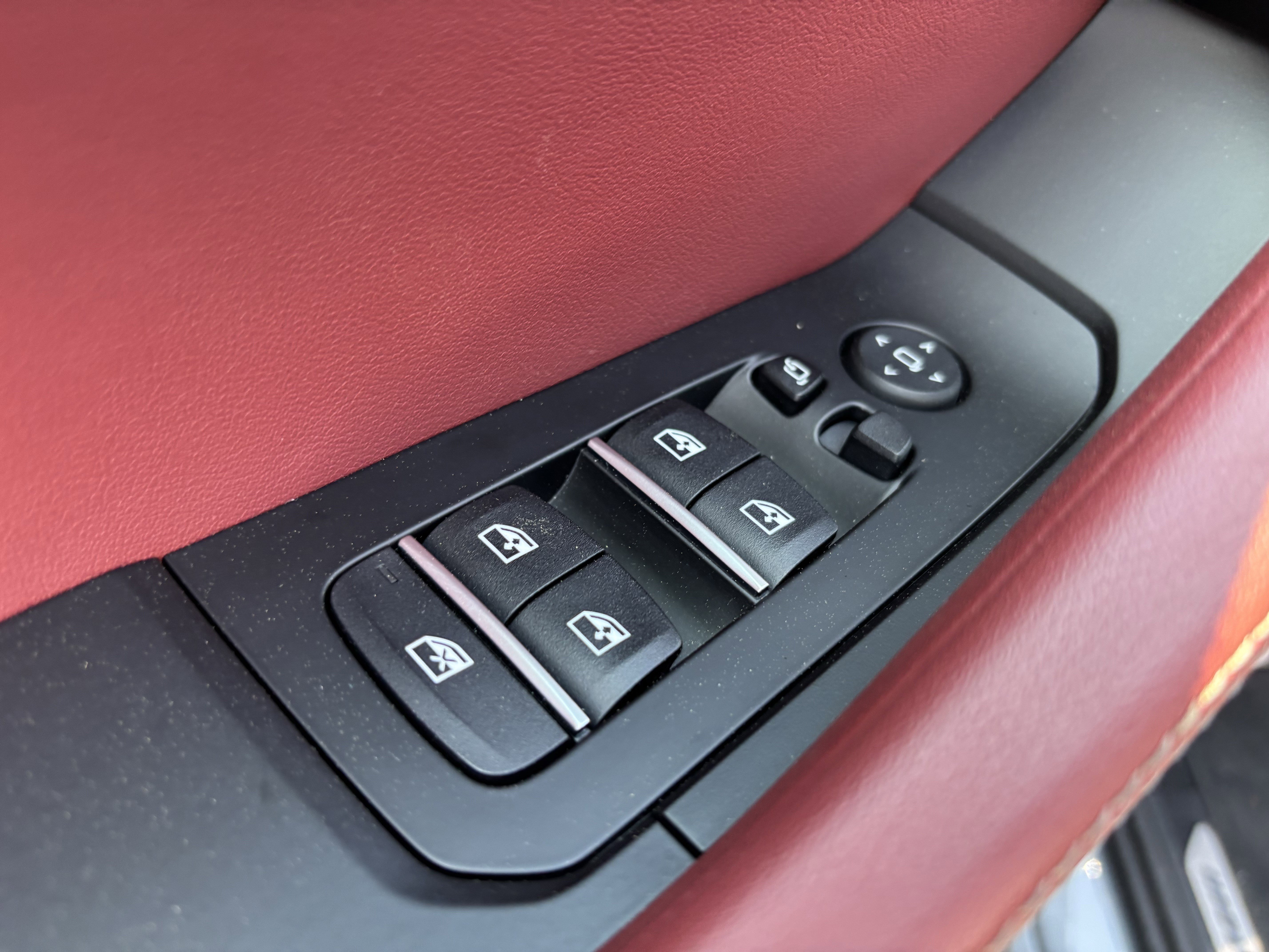 Used 2026 BMW X6 M60i image 15