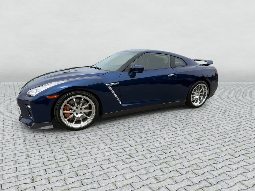 Used 2015 Nissan GT-R Premium AWD/4WD image 4