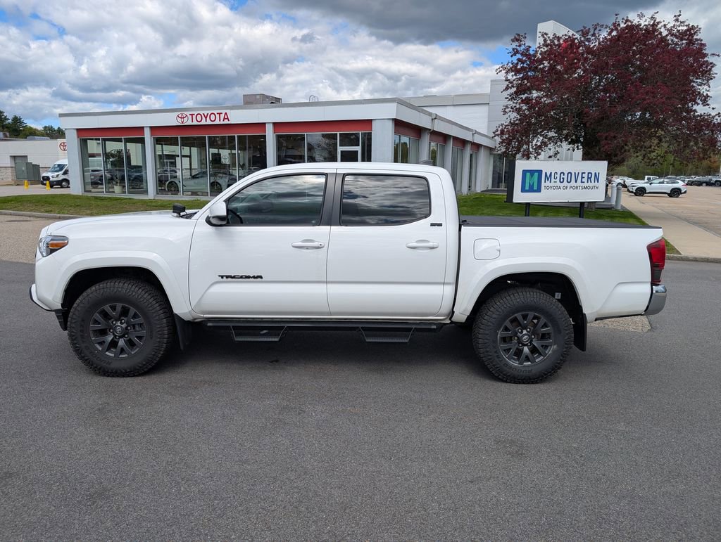 Used 2023 Toyota Tacoma SR5 RWD image 2