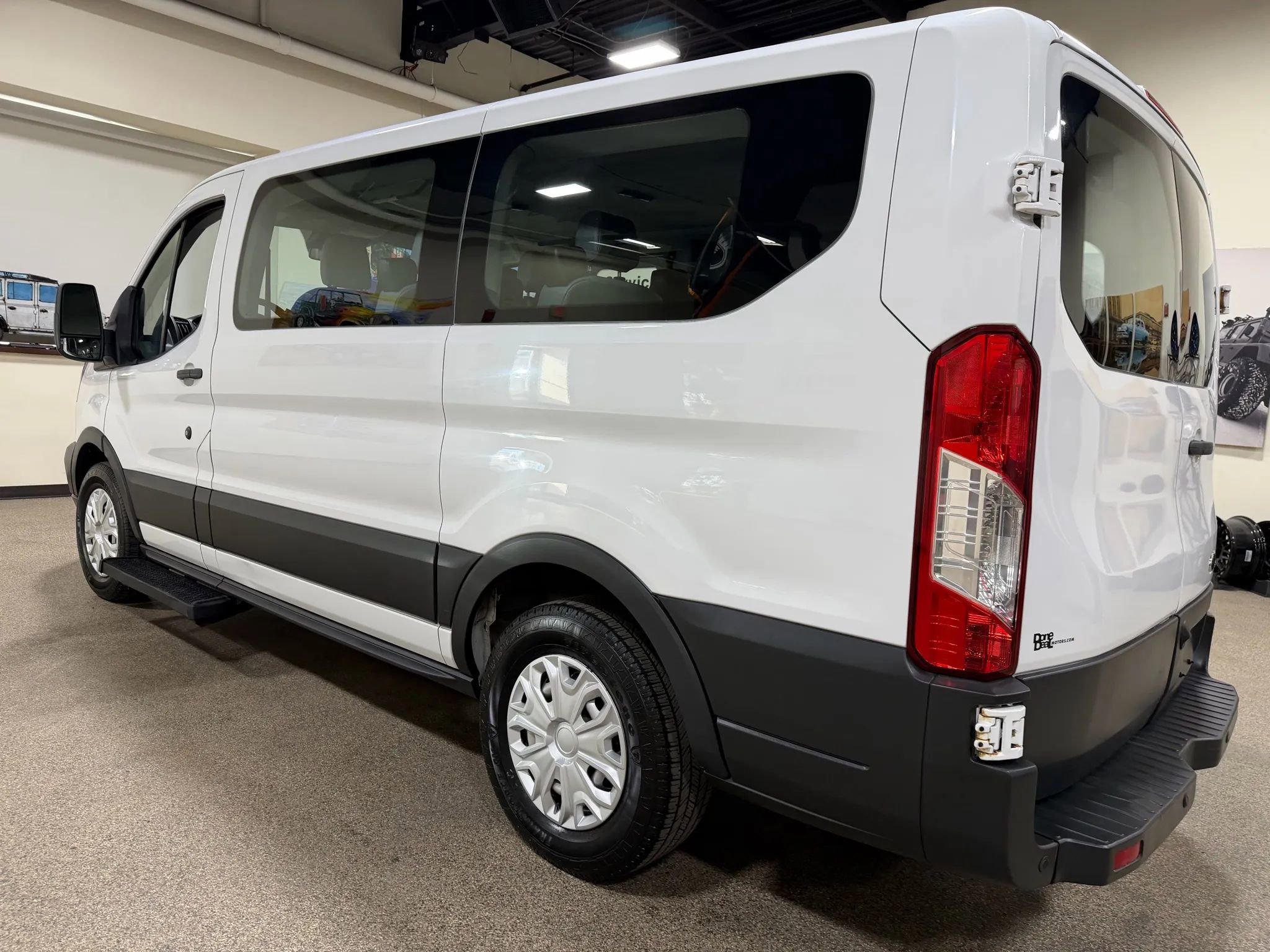 Used 2017 Ford Transit 150 XL image 18