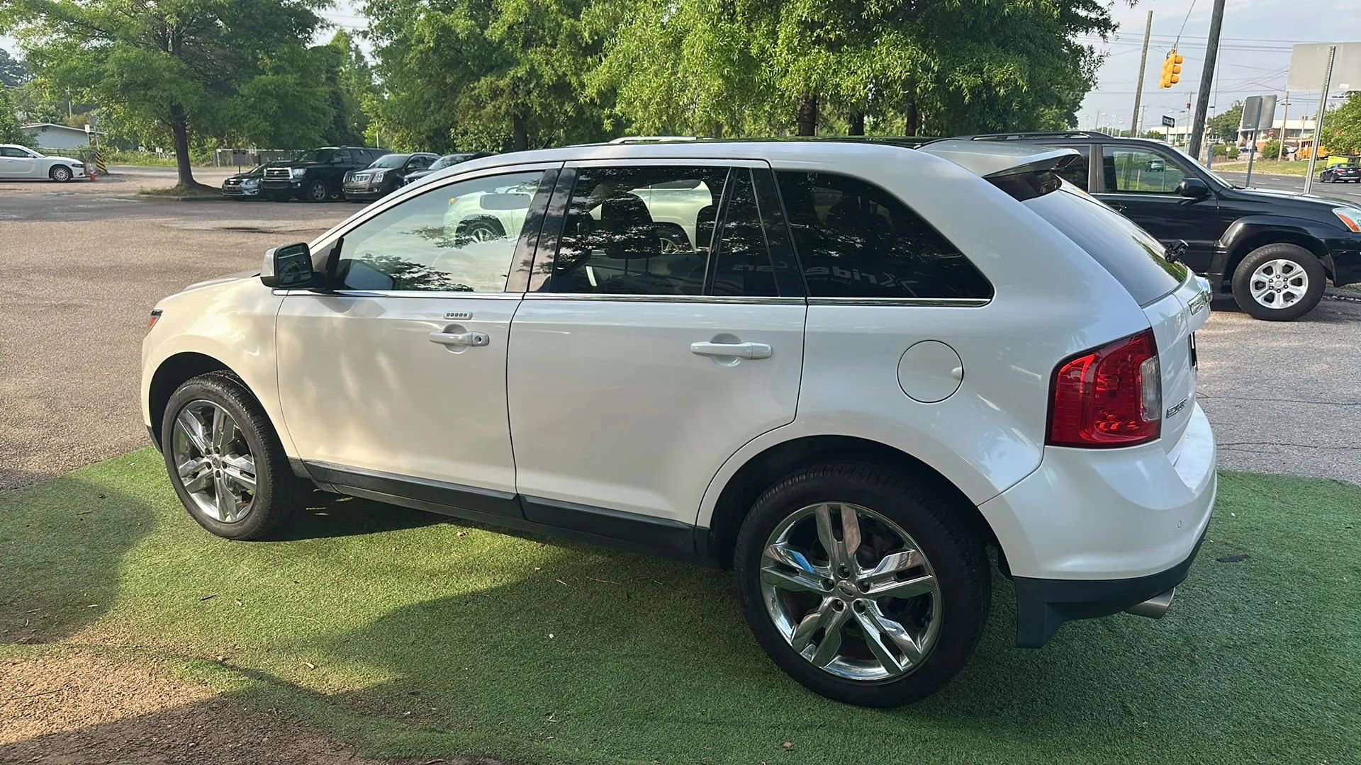 Used 2011 Ford Edge Limited w/ 302A Rapid Spec Order Code FWD image 4
