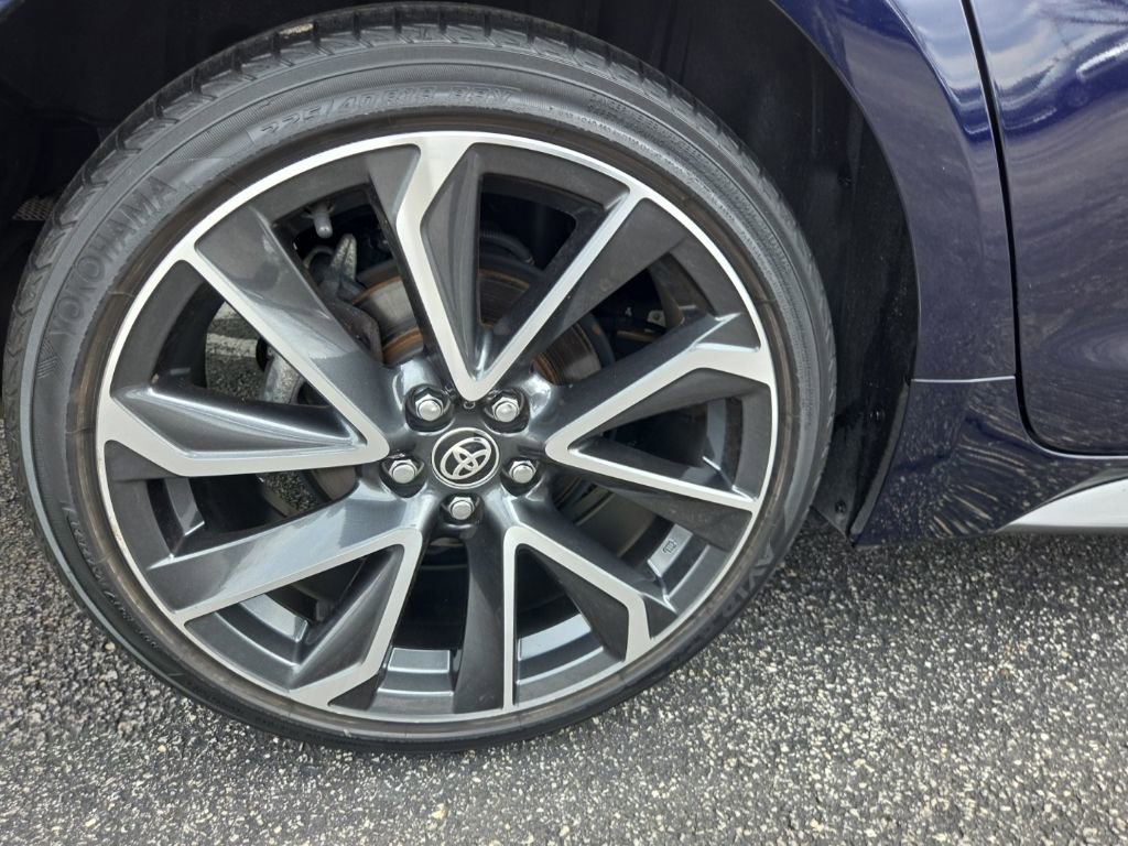 Used 2022 Toyota Corolla SE w/ SE Premium Package image 18