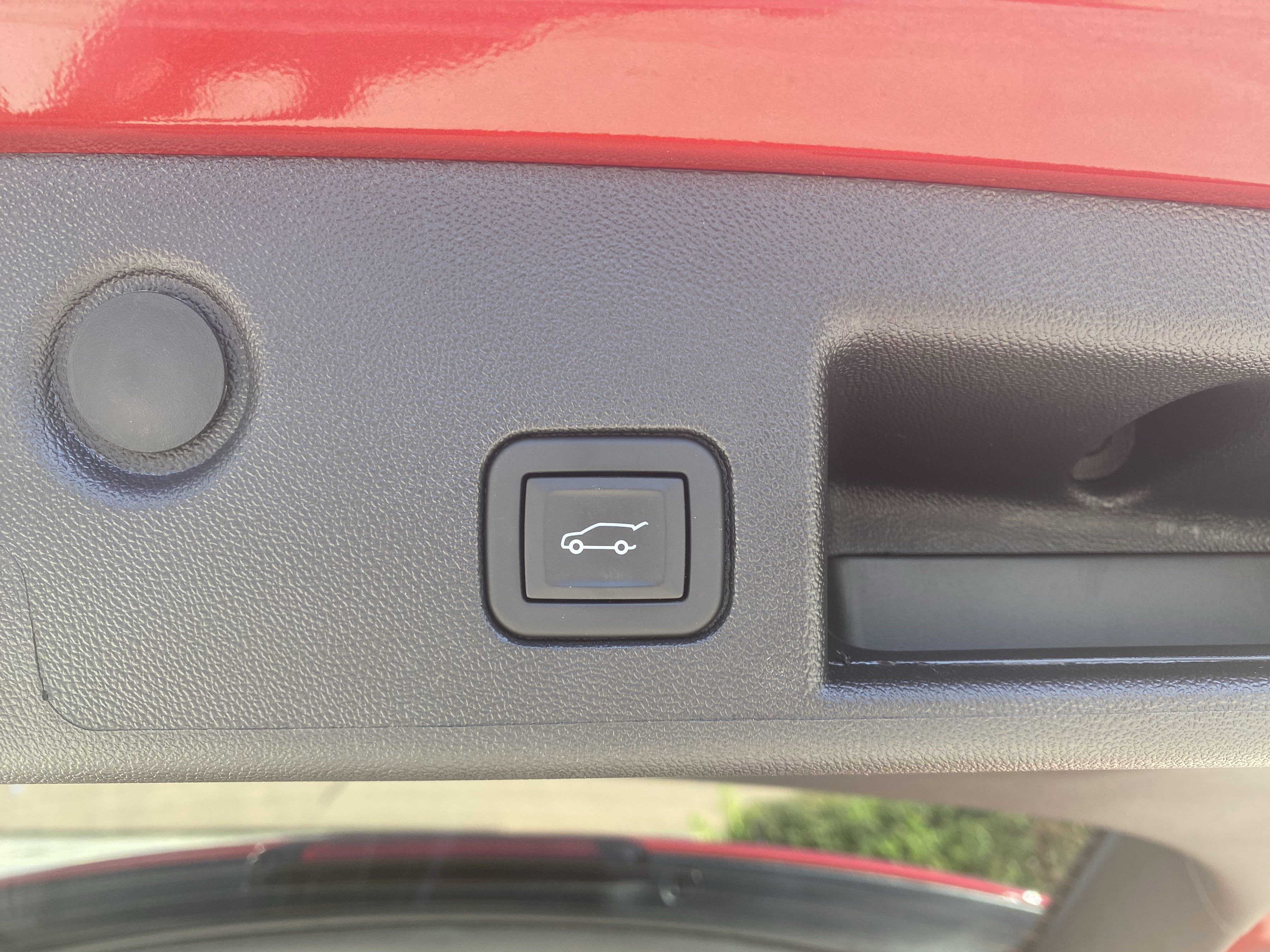 Used 2024 Chevrolet Equinox LT w/ LPO, Floor Liner Package image 24