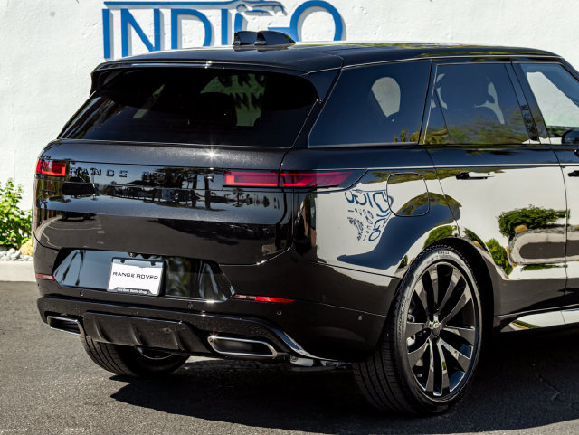 New 2026 Land Rover Range Rover Sport Dynamic SE AWD/4WD image 7