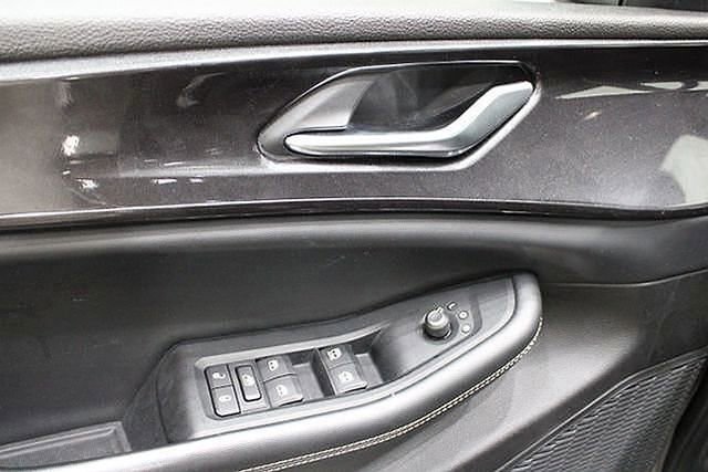 Used 2023 Jeep Grand Cherokee Altitude image 11