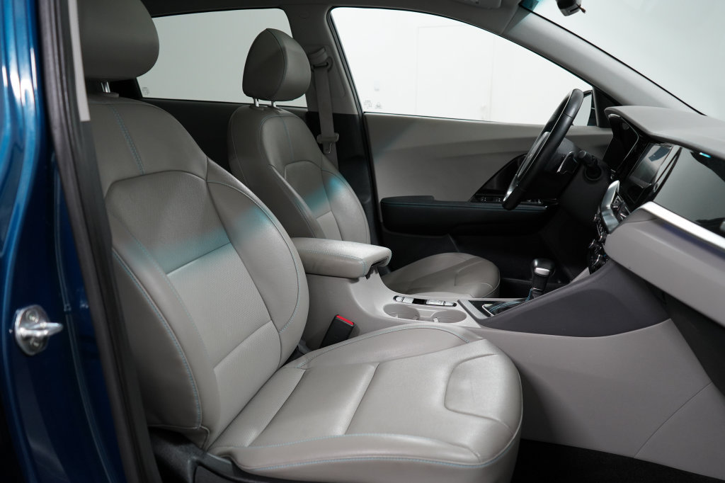 Used 2022 Kia Niro EX Premium FWD image 24