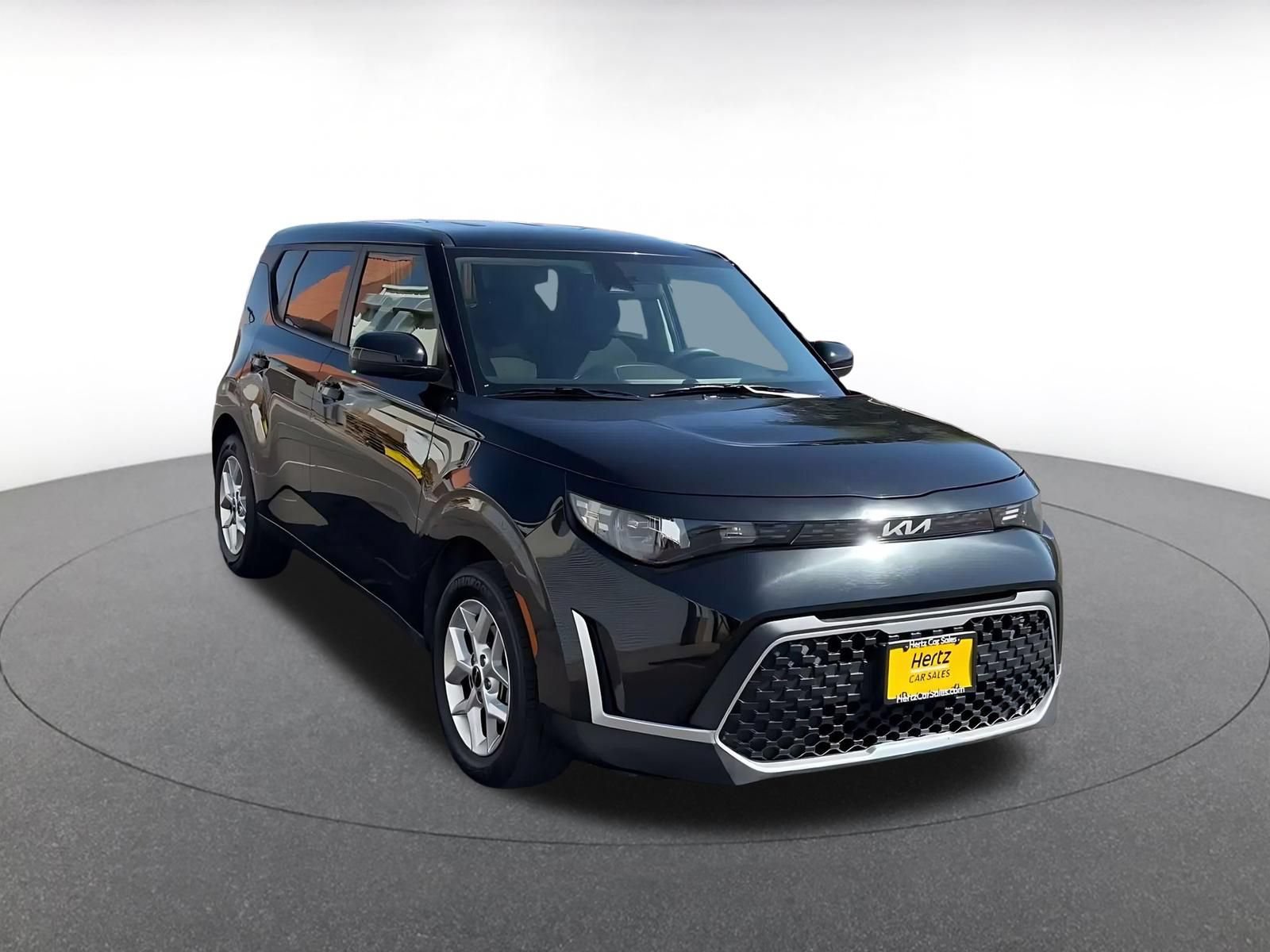 Used 2025 Kia Soul LX w/ LX Technology Package FWD image 3