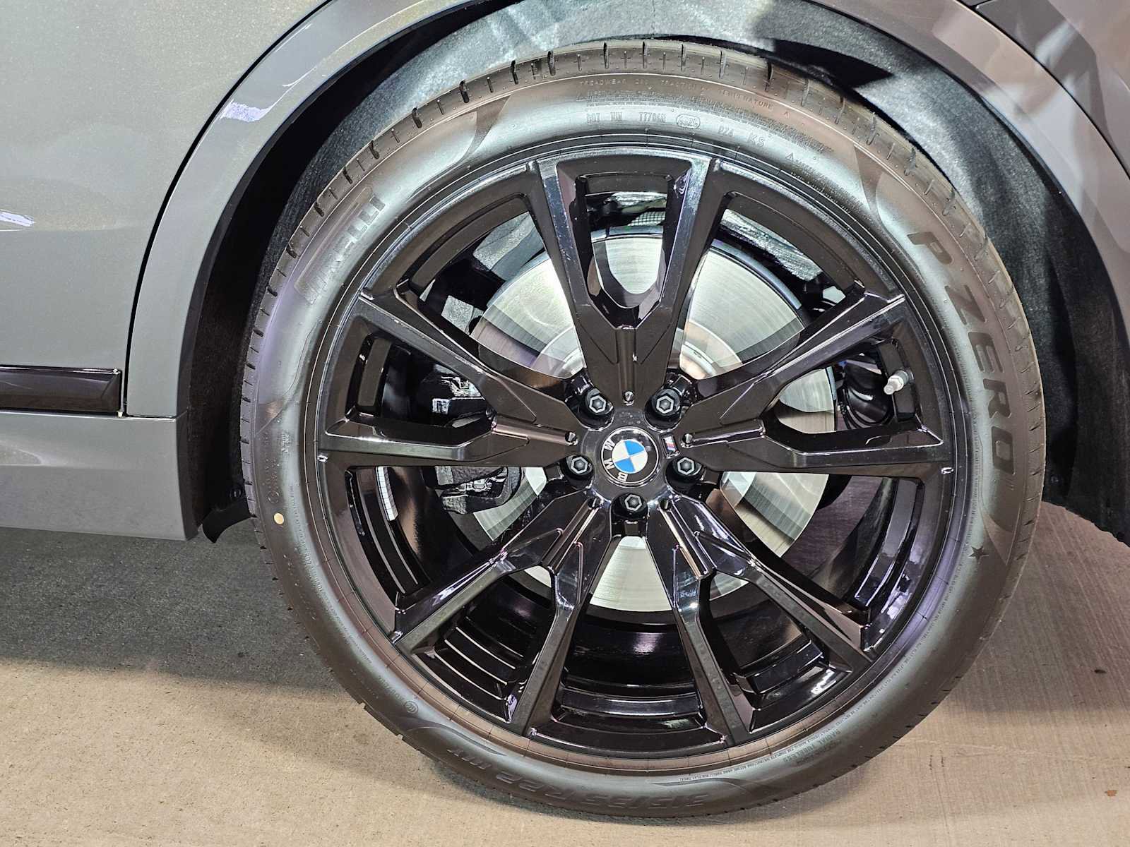 New 2026 BMW X7 M60i image 8